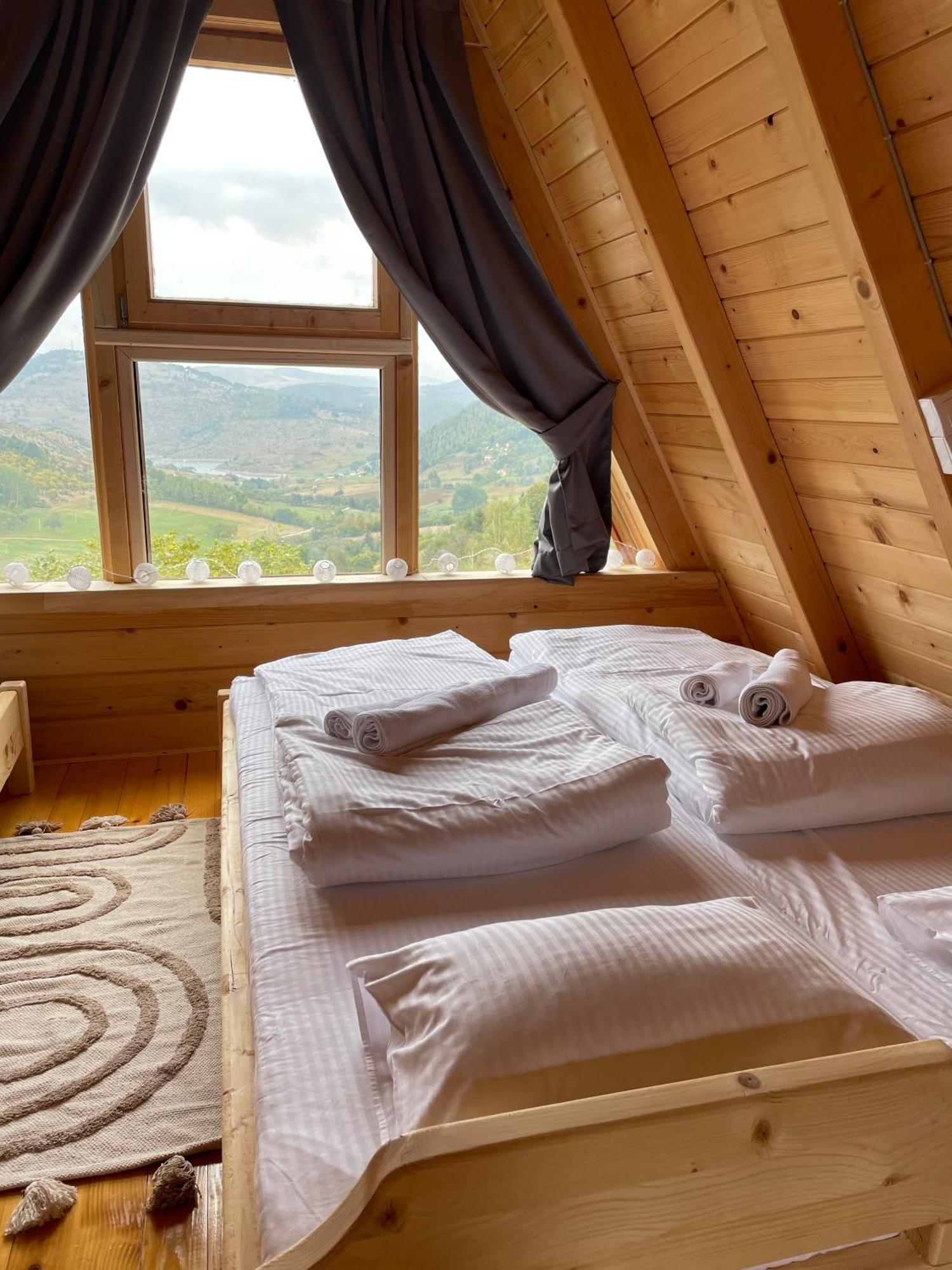 Uvacki Raj Villa Radijevici ภายนอก รูปภาพ